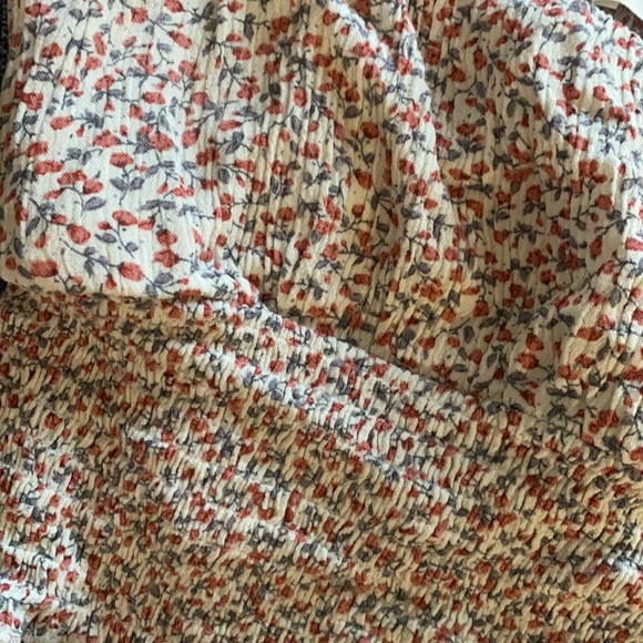 Size small floral crop top - Picture 2 of 2